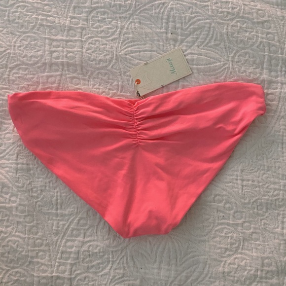 Maaji large bottoms. - Picture 6 of 6